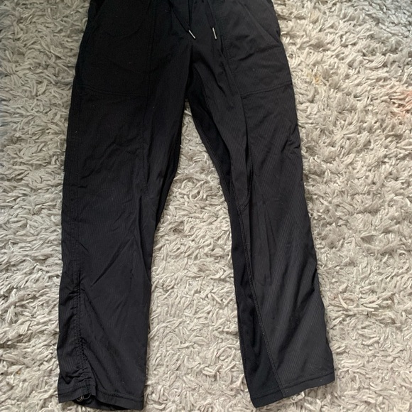 Lululemon Dance Studio Crop 25” - Picture 4 of 10